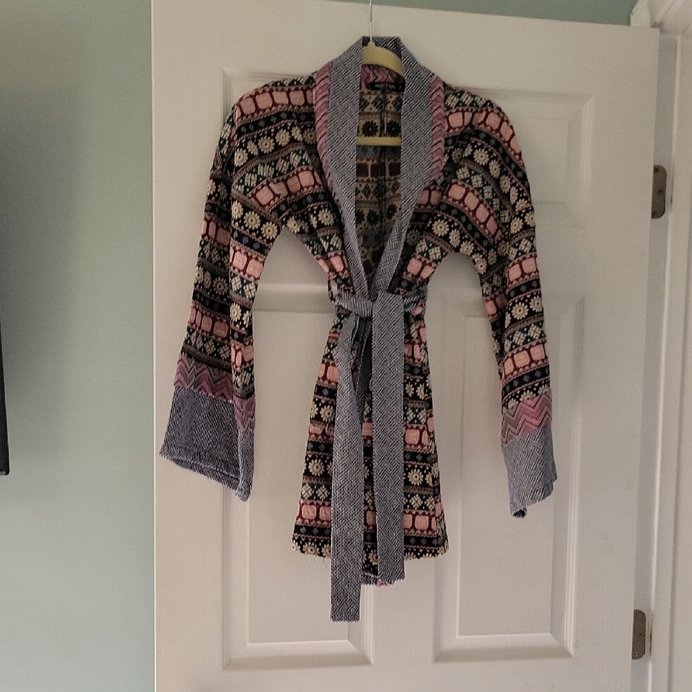 Nasty Gal Blue and Cream Patterned Cardigan